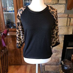 Rue21 Black Boxy 3/4 Sleeve Sweatshirt